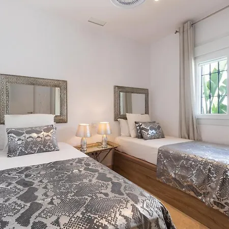 Casa Aloha 18 Puerto Banus 펜션 *